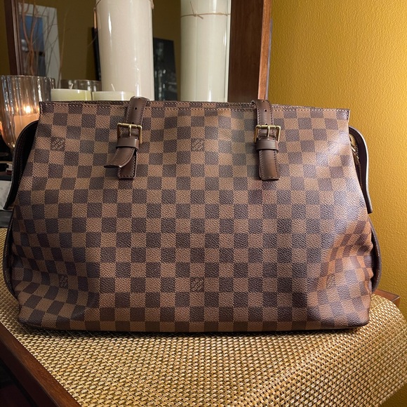 Authentic LV Chelsea HANDBAG - Picture 5 of 16